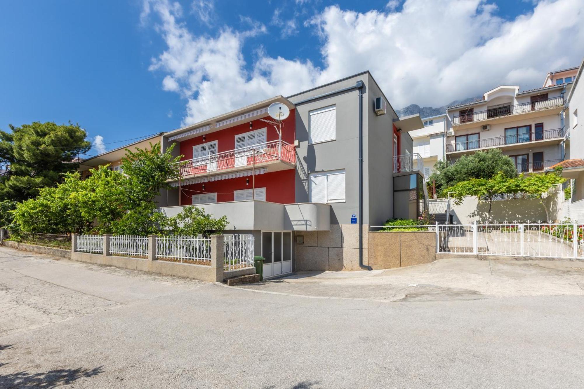 Apartments Rose Макарска Екстериор снимка