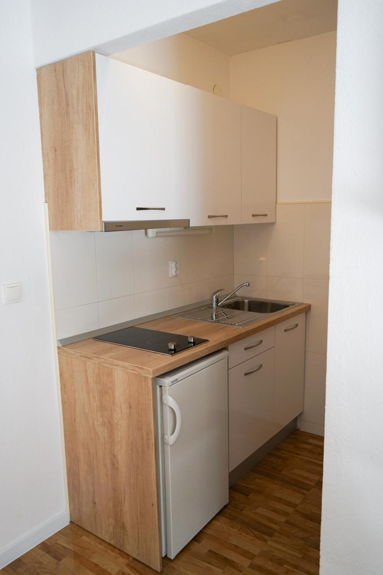 Apartments Rose Макарска Екстериор снимка