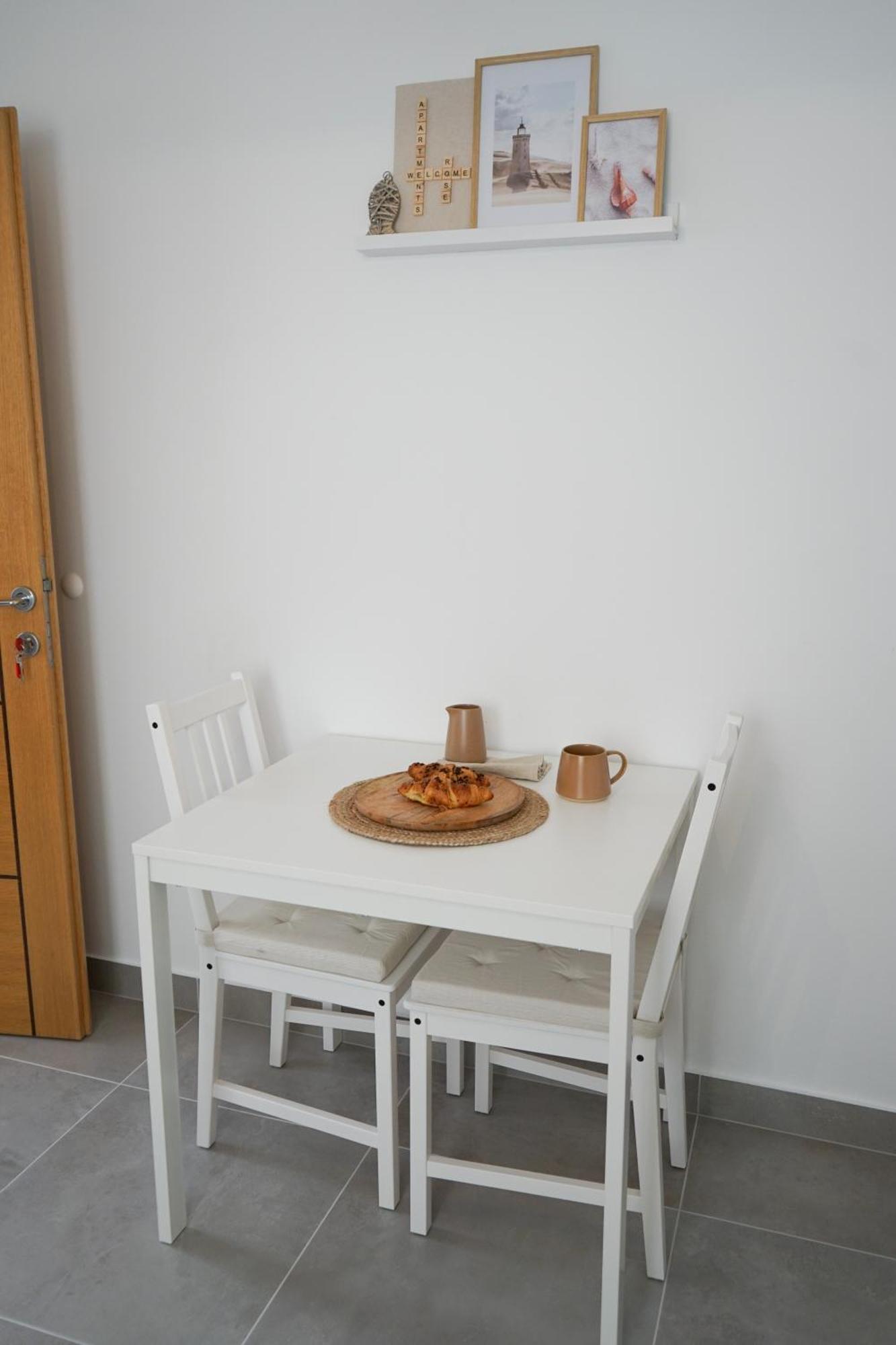 Apartments Rose Макарска Екстериор снимка
