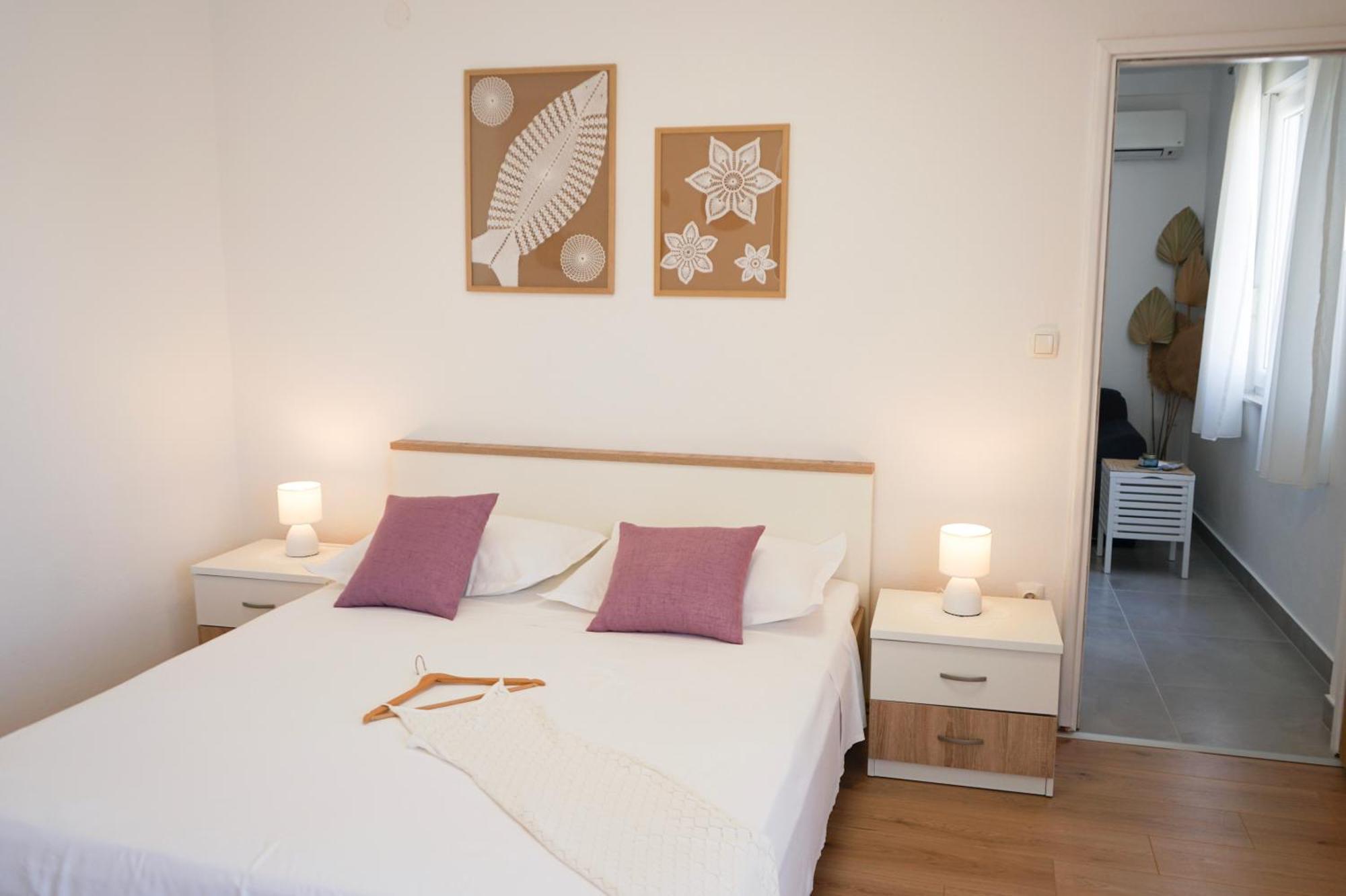 Apartments Rose Макарска Екстериор снимка