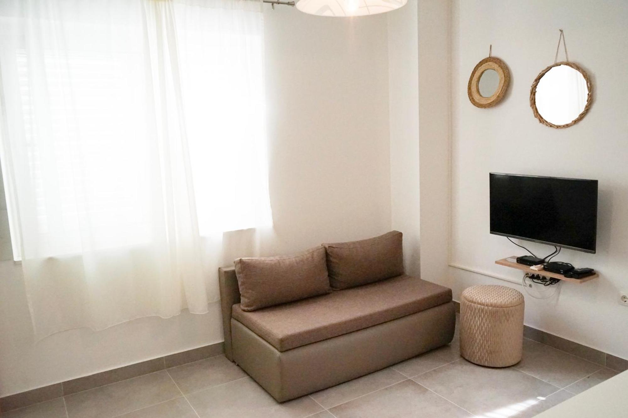 Apartments Rose Макарска Екстериор снимка